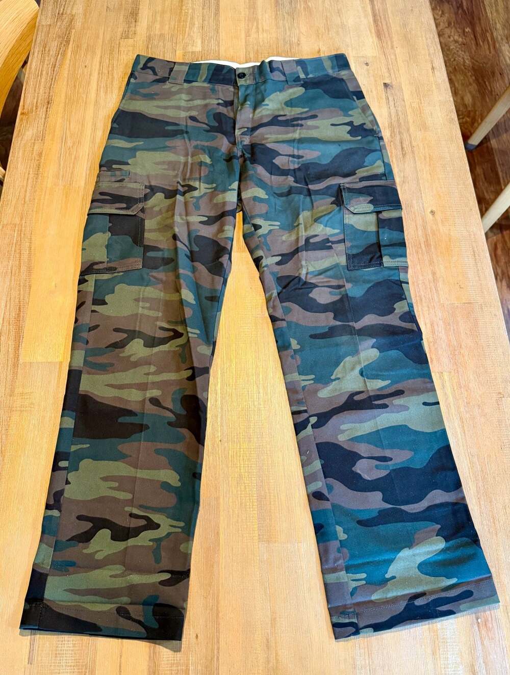Dickies Men's FLEX Regular Fit Cargo Pants Hunter Green Camo 34x32